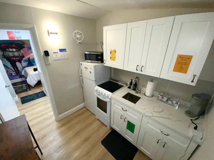 Appartamento Cozy & Colorful Art Canvas W/hottub & Murals
