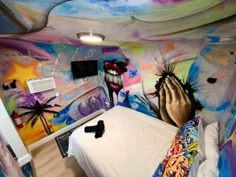 Appartamento Cozy & Colorful Art Canvas W/hottub & Murals Miami