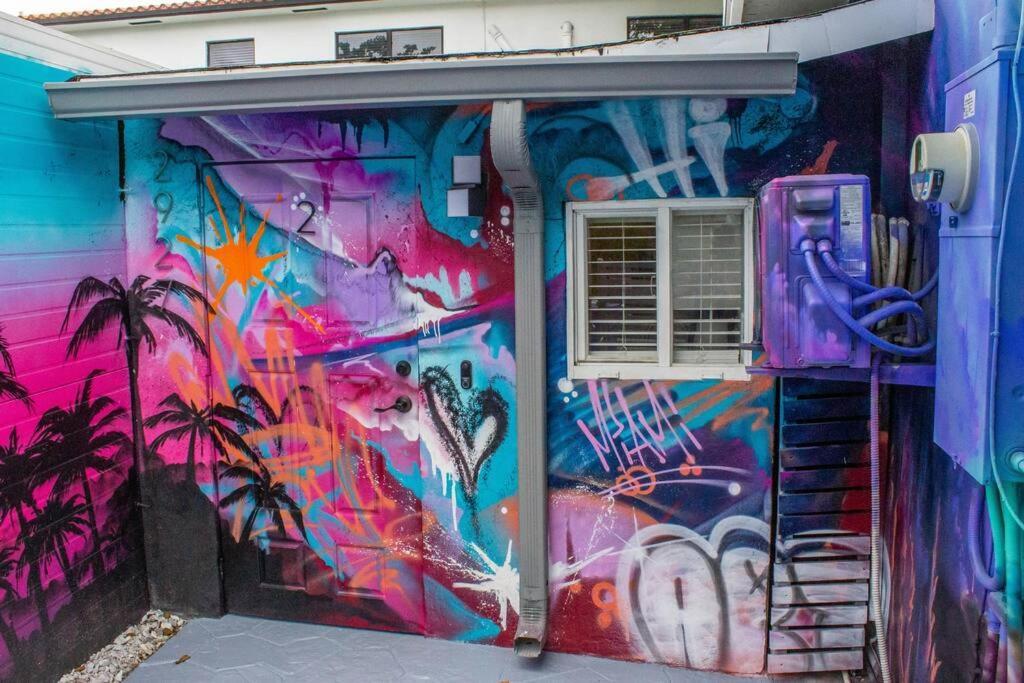 Appartamento Cozy & Colorful Art Canvas W/hottub & Murals *